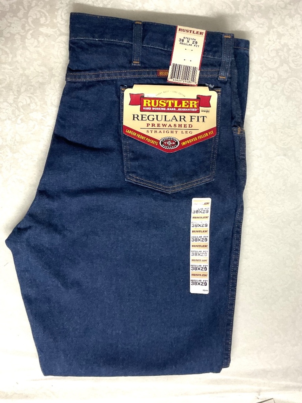 Men’s Jeans  RUSTLER  Straight leg  Regular fit  Blue. 38X29”. NWT